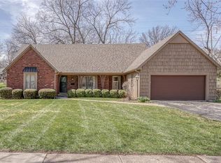 9908 Roe Ave, Overland Park, KS 66207