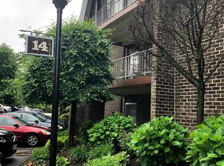 14 Stonehenge Cir APT 6, Baltimore, MD 21208