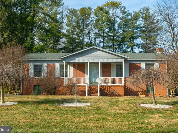 19 Cardinal Dr, Shepherdstown, WV 25443