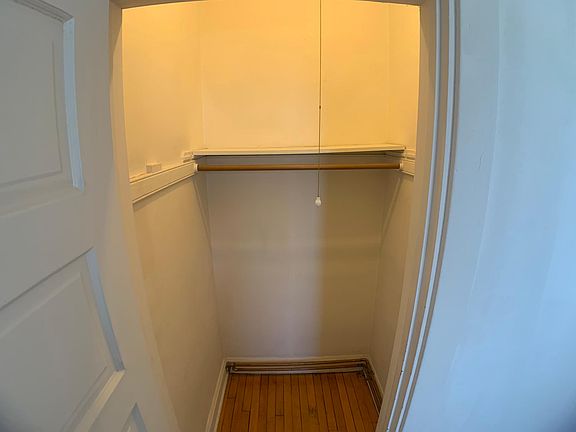 4th image of 1909 W Belmont Ave #2F