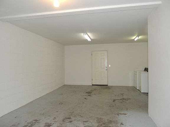 2nd image of 703 NE Roberts Ave #0