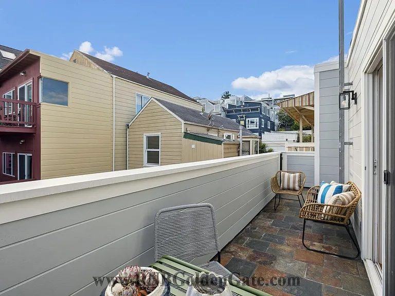 60 Bessie St #B — Photo 23