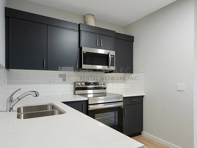 31 Royston Ter NW — Photo 5