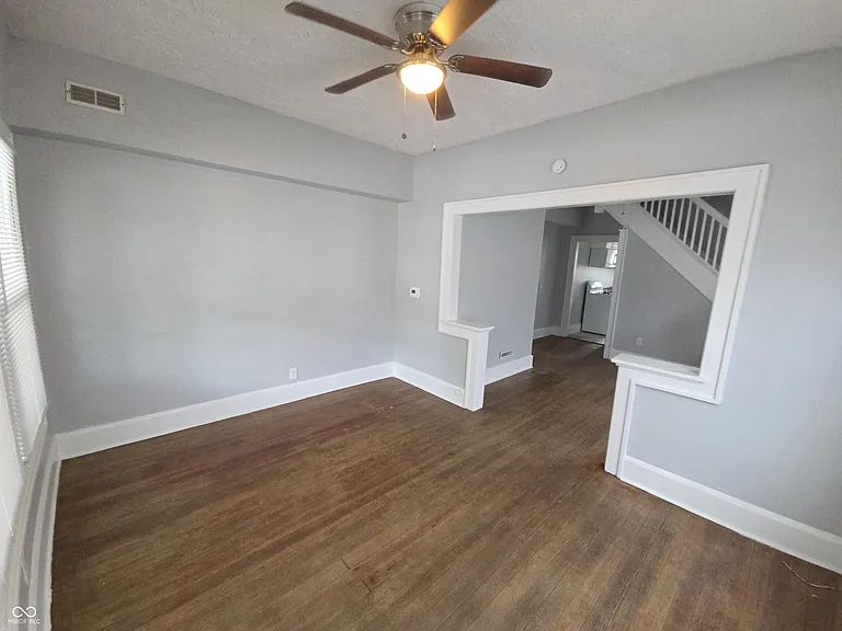 1339 Lee St — Photo 4