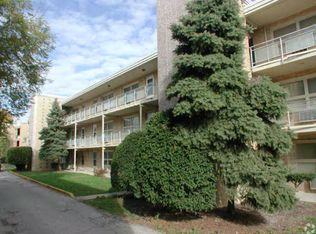 1645 Forest Rd APT 307, La Grange Park, IL 60526