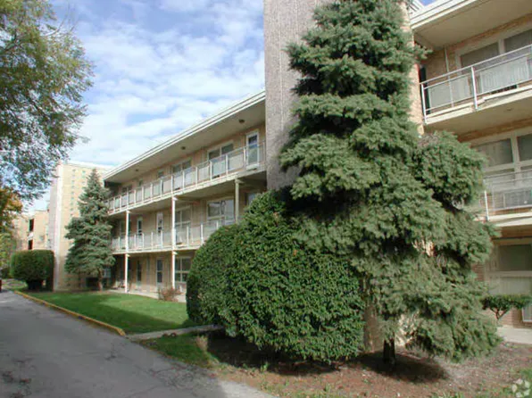 1645 Forest Rd APT 307, La Grange Park, IL 60526