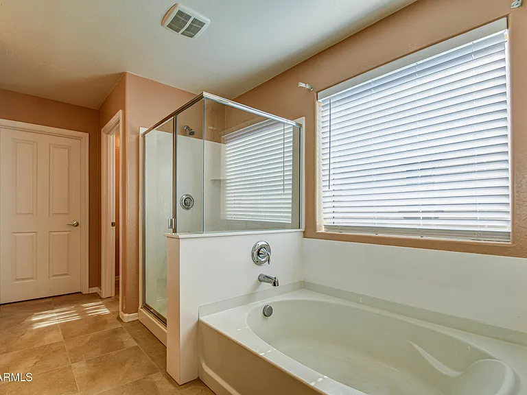 3114 E Franklin Ave — Photo 31