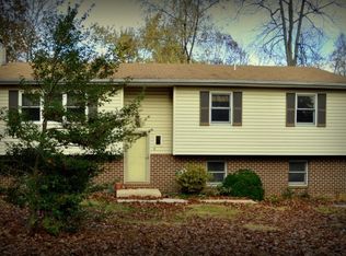 1020 Railroad Ave, Red Lion, PA 17356