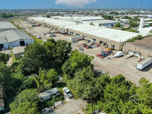 7202 Tilgham St, Houston, TX 77020