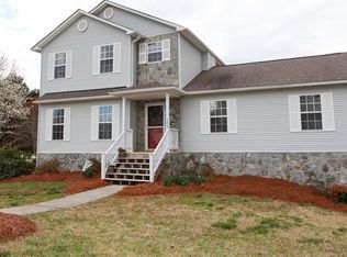 123 Hunters Horn Ln, Winston Salem, NC 27107