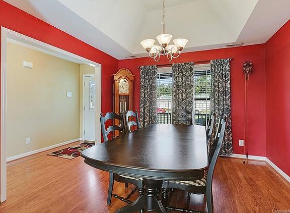 4th image of 225 Grayson Dr