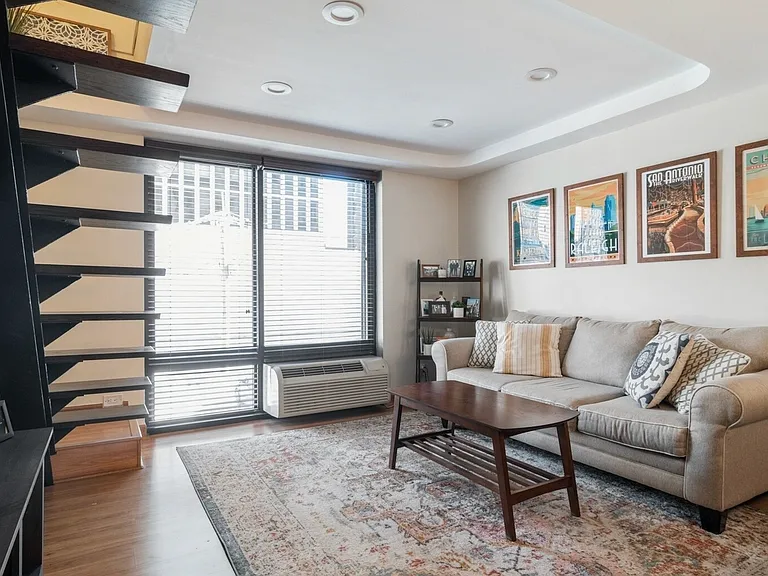 1221 N Dearborn St #207N — Photo 6