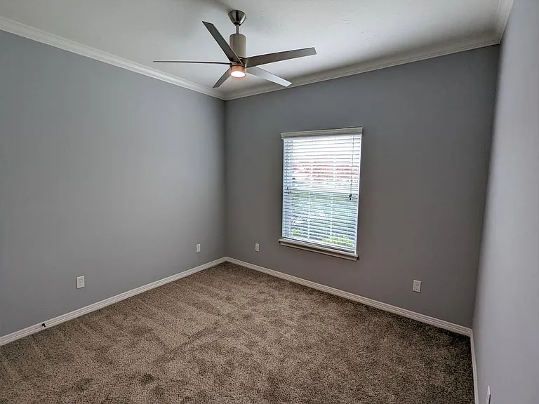 301 Sw Pkwy #334 — Photo 17