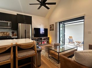 228 E Washington Ave, Orange, CA 92866