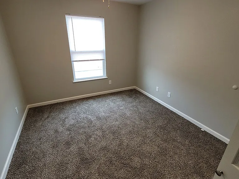 Creekside Apartments — Photo 53