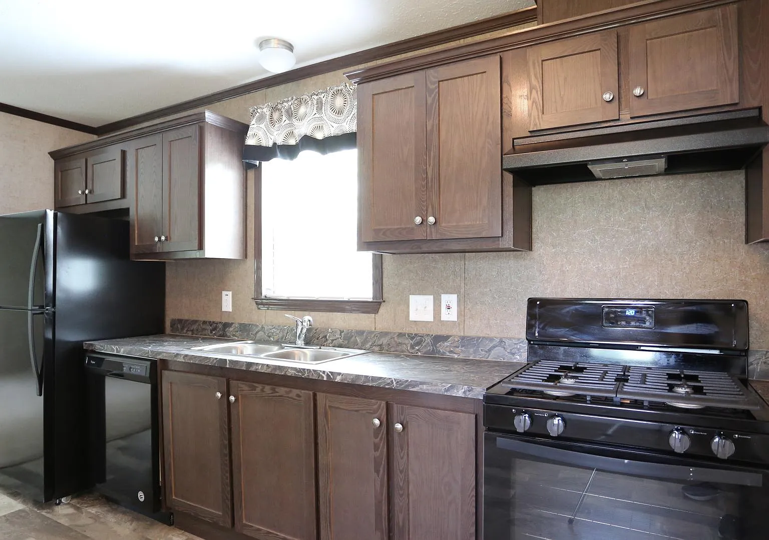 Wood Valley — Photo 1
