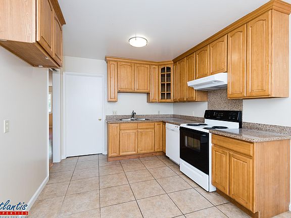 3rd image of 1487 Vallejo Dr
