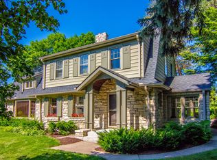 2466 Sunrise Dr, Little Canada, MN 55117