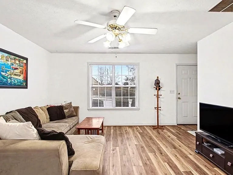 2834 Florence Dr — Photo 4