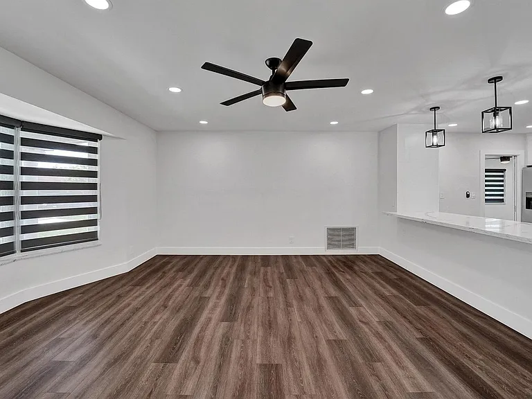 5011 Buchanan St — Photo 10