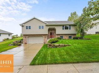 124 Robyn Rdg, Mount Horeb, WI 53572