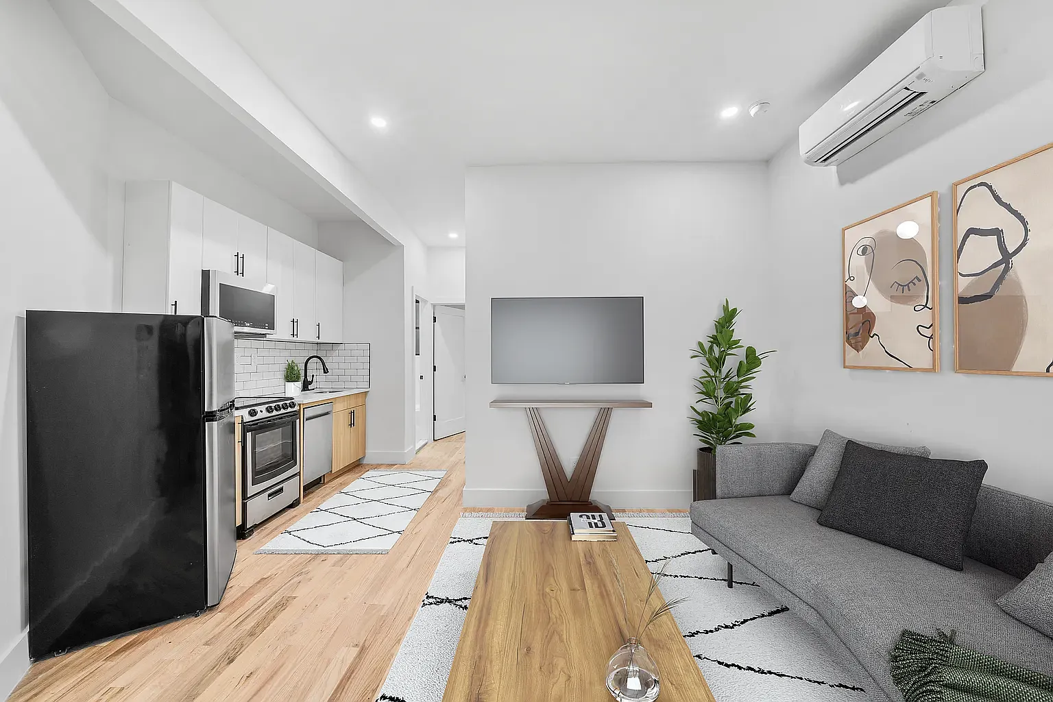 312 Manhattan Avenue — Photo 1