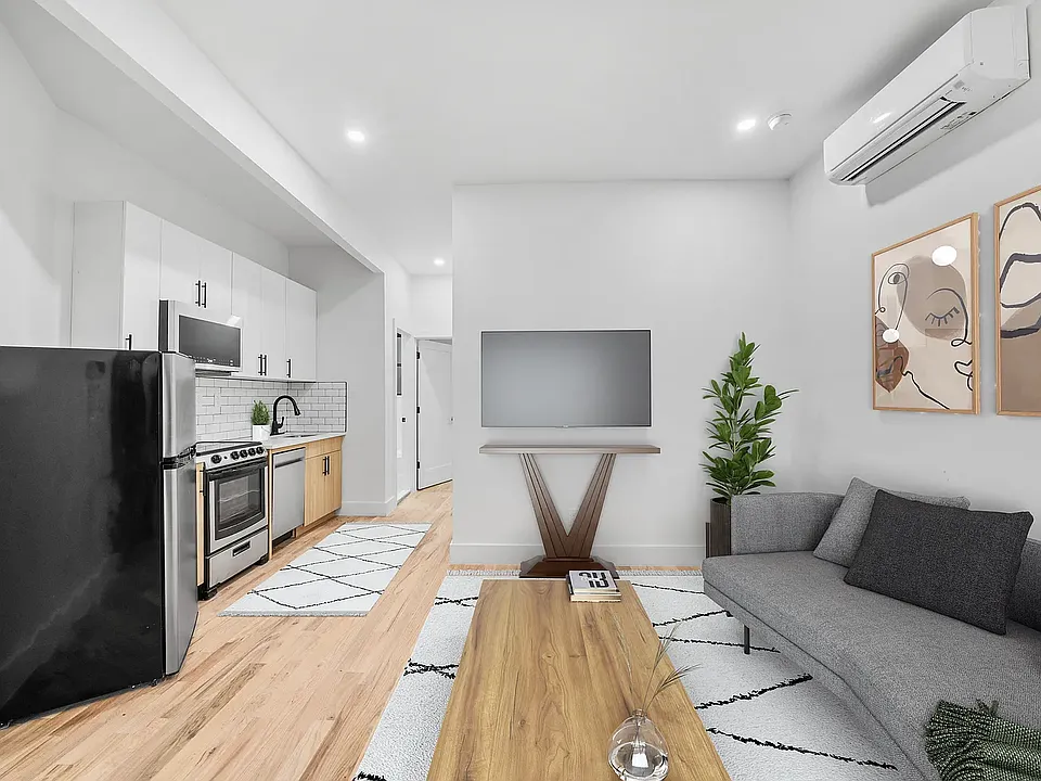 312 Manhattan Ave #1C