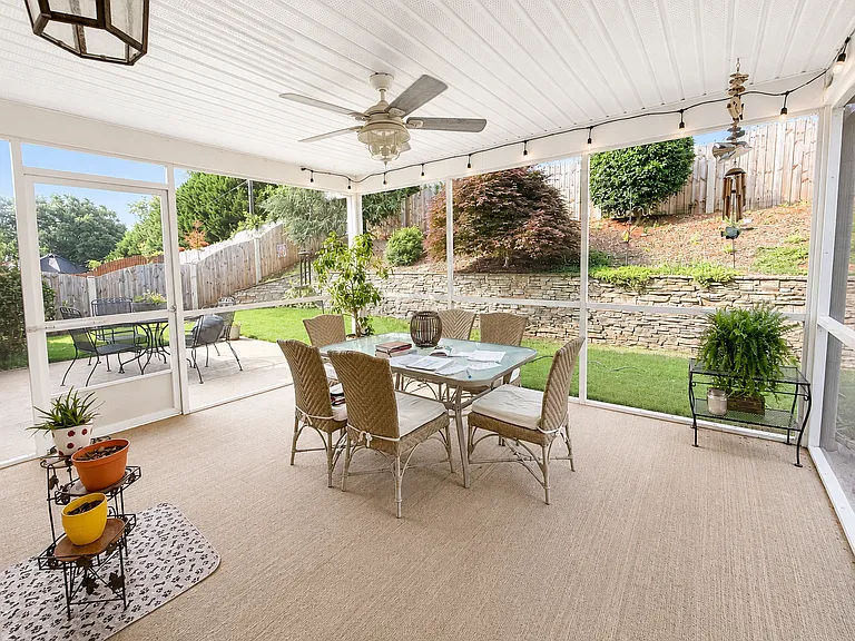 101 Saxon Falls Ct — Photo 27
