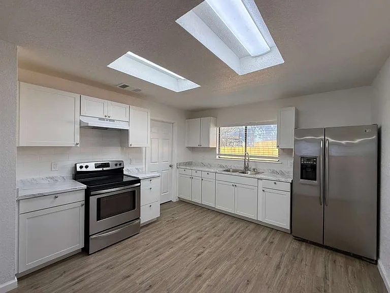 1015 Arrowhead Trl — Photo 2