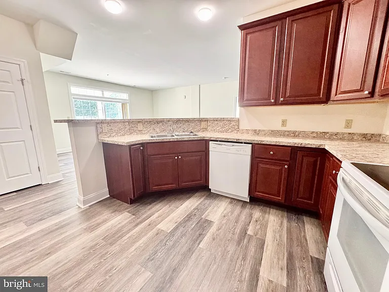 1665 Kenton Rd #101 — Photo 13