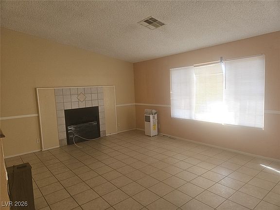 4th image of 1814 Henson Ln