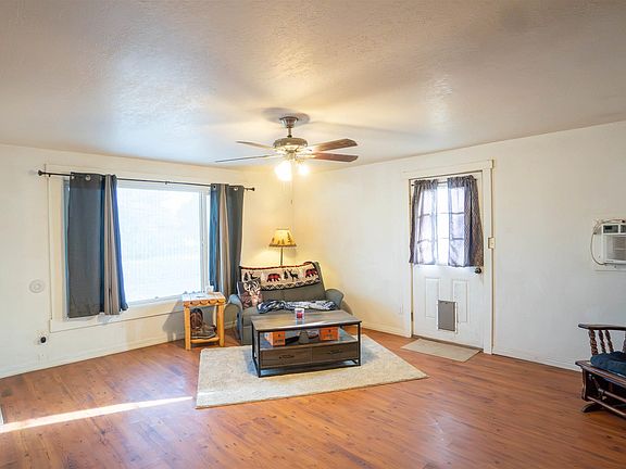 5th image of 827 S Wardwell Ave