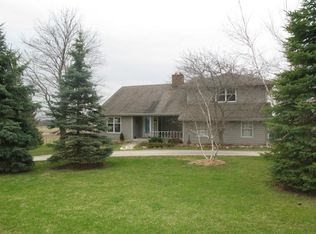 9923 W Heather Dr, Mequon, WI 53097