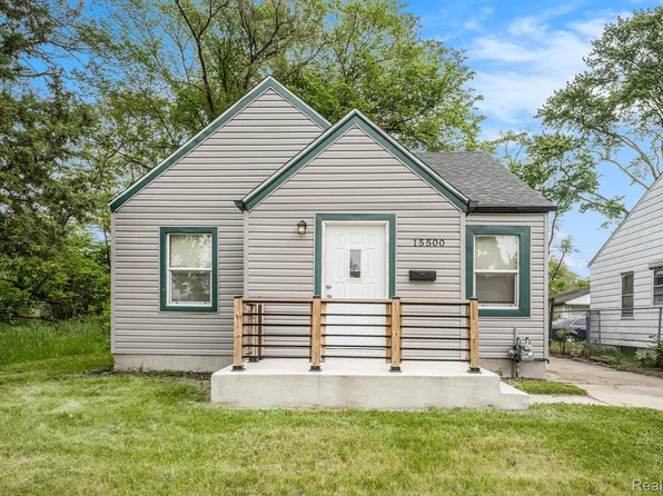 15500 Strathmoor St, Detroit, MI 48227
