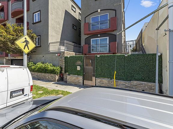 5th image of 11124 Burbank Blvd APT 303