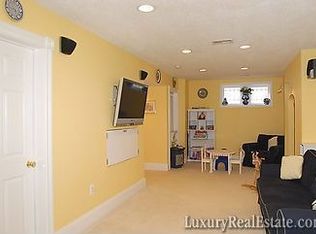 1813 Riggs Pl NW, Washington, DC 20009