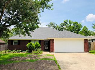 1013 Bayou Woods Dr, College Station, TX 77840