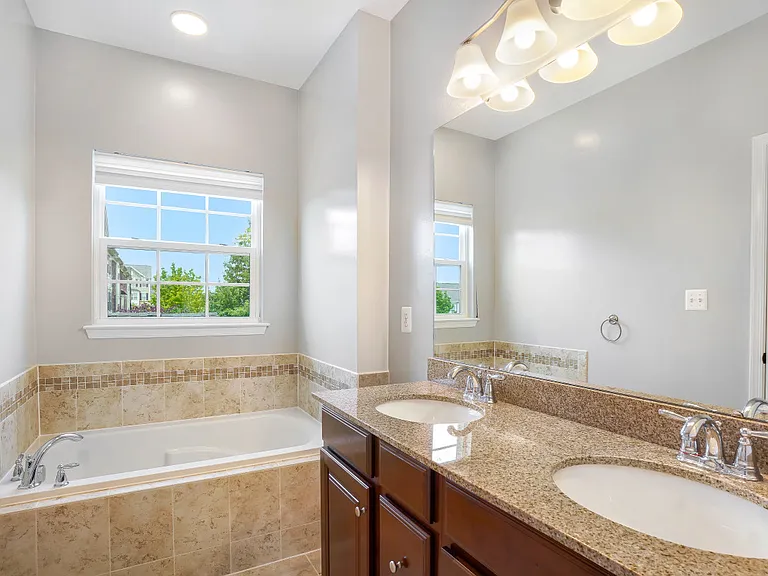 22764 Autumn Breeze Ave — Photo 24