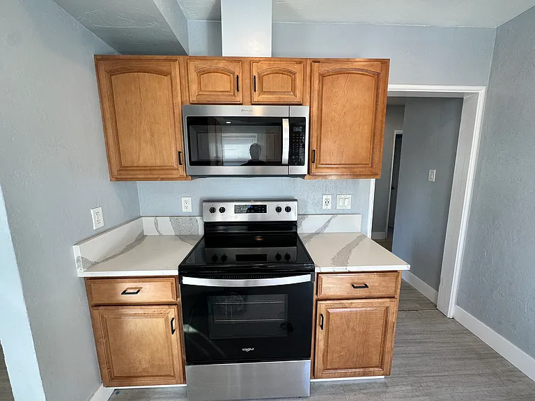 553 Flower Ave — Photo 4