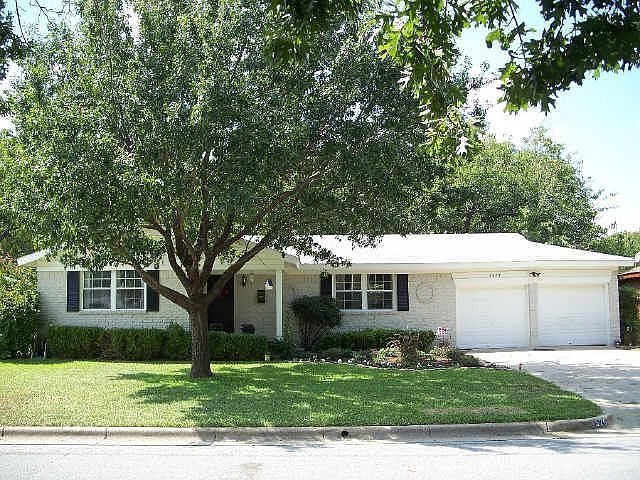 1st image of 3525 Sheridon Dr