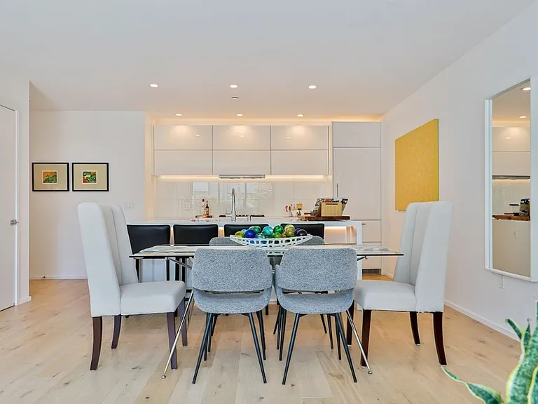 310 Carolina St #202 — Photo 2