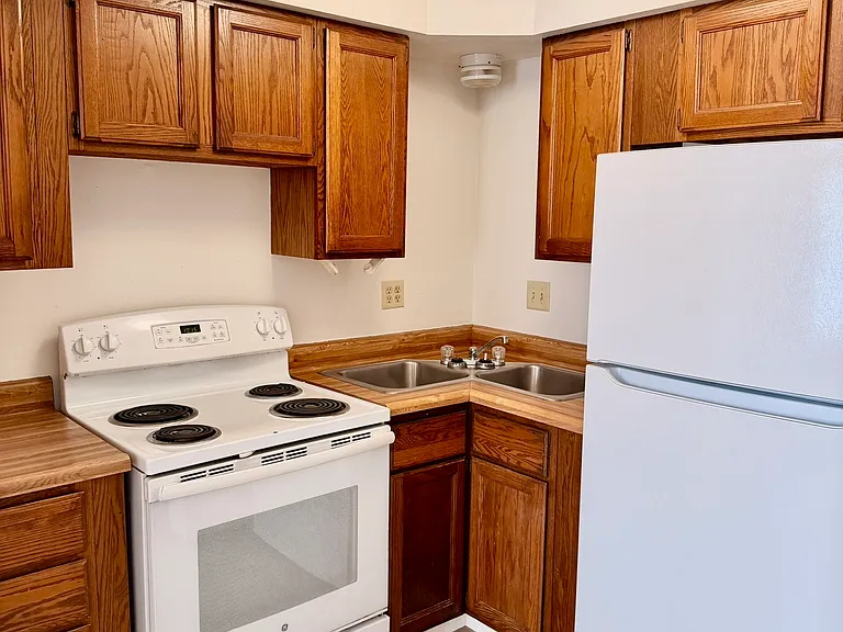 320 S Cherry St #6 — Photo 9