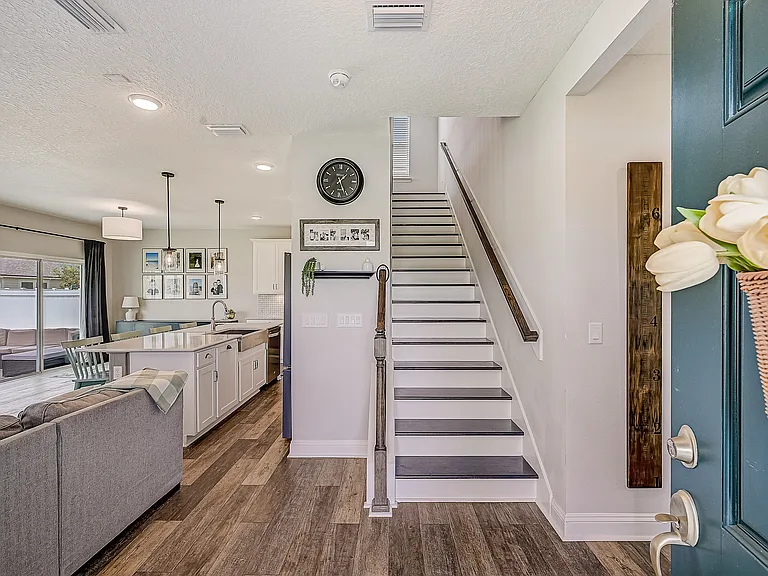 155 Chandler Dr — Photo 4