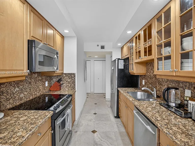1000 Island Blvd #2105 — Photo 27