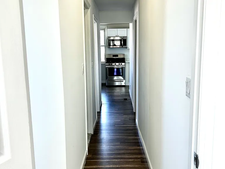 949 W Beech St — Photo 11