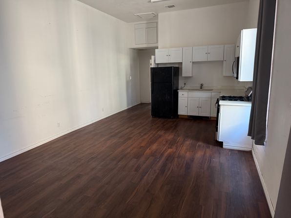 617 Jackson St APT 1