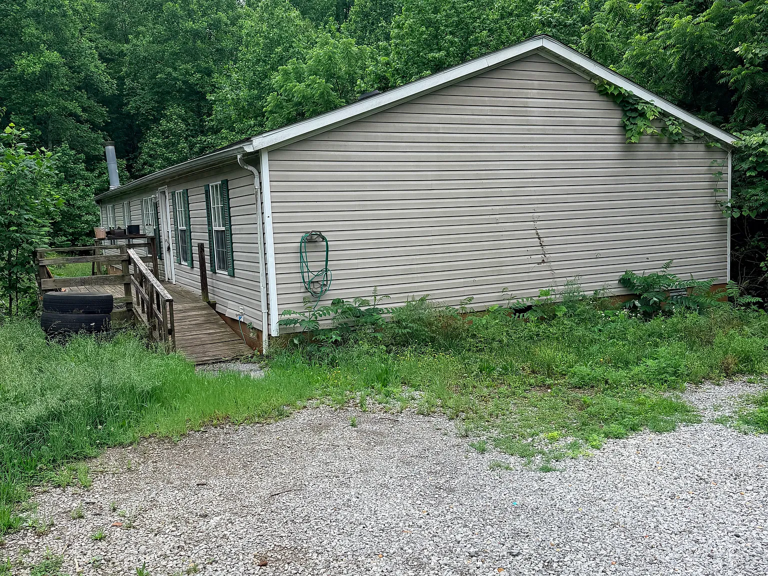 3 bed, 1848 sqft, $1,200 — Photo 1