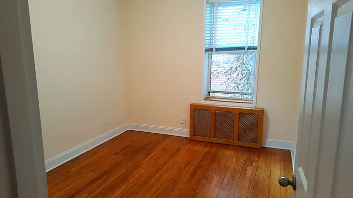 Rented by Realty Queens LLC | media 4