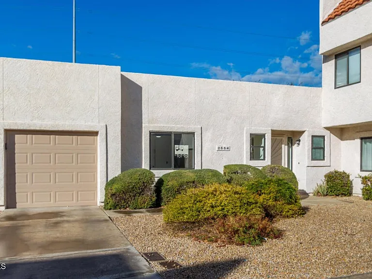 2554 W Kathleen Rd — Photo 1