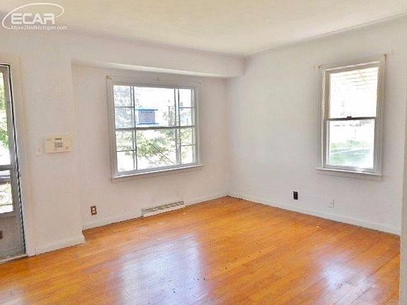 4th image of 3113 W Parkway Ave